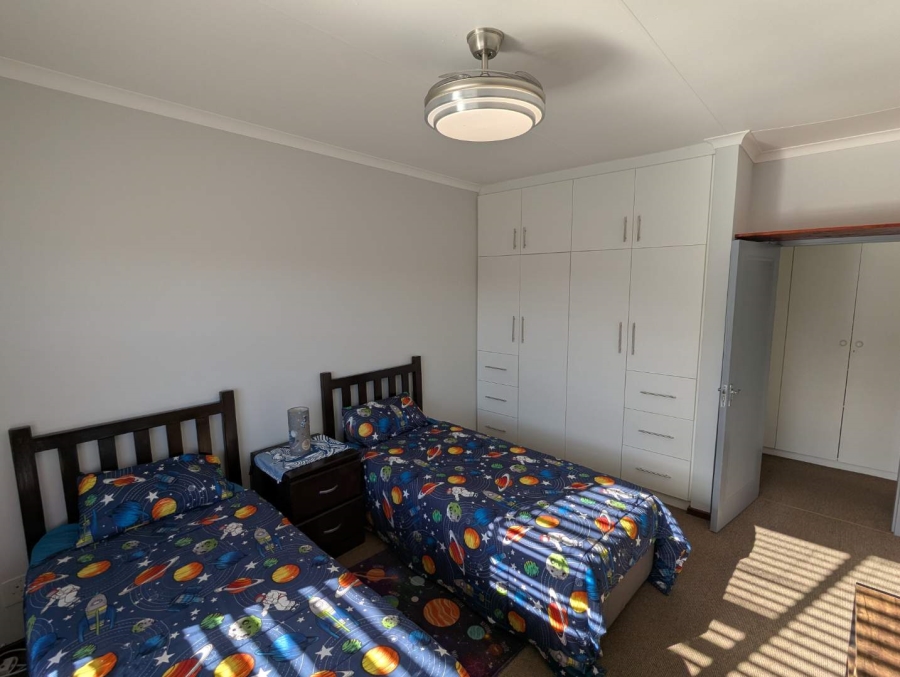 5 Bedroom Property for Sale in Fraaiuitsig Western Cape